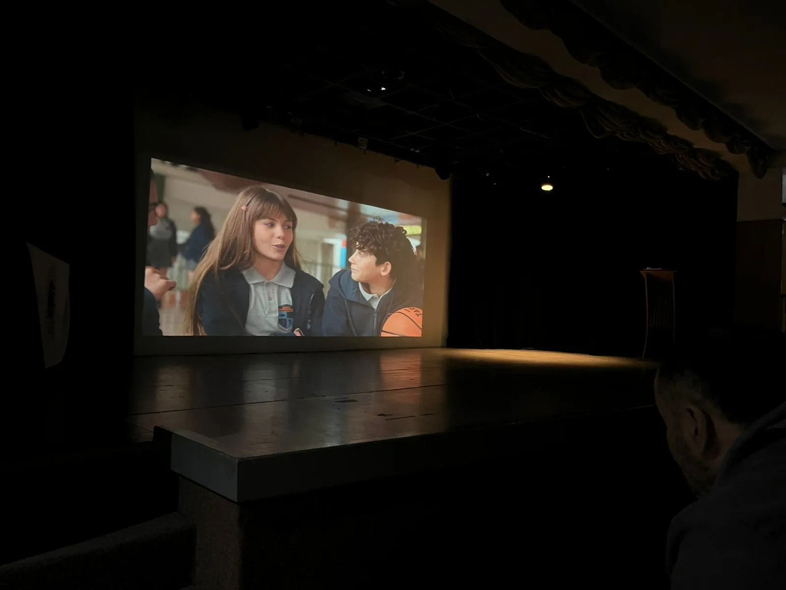 Preestreno de “Quique Hache Detective” reúne a estudiantes en el Colegio Calazans